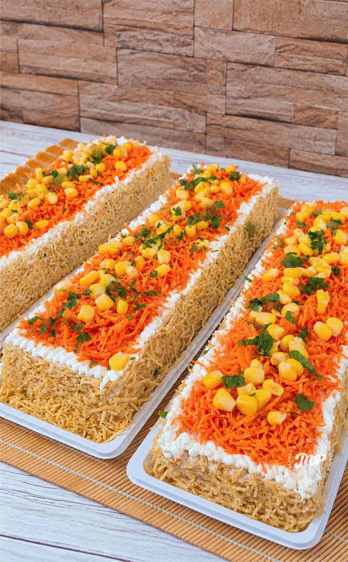 Sanduíches e torta salgada